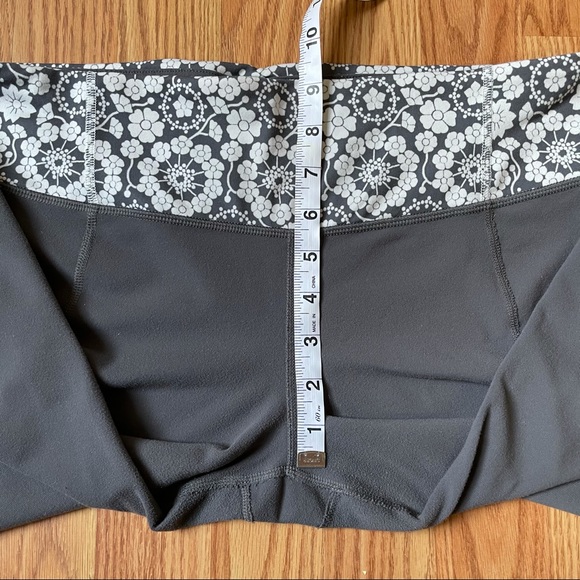 Lululemon Gather & Crow Crop - Picture 8 of 14